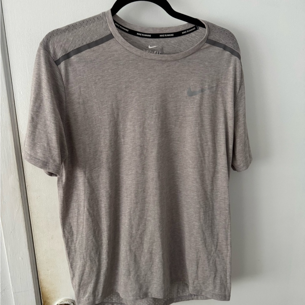 Nike Men's Heather Gray Short Sleeve Tee